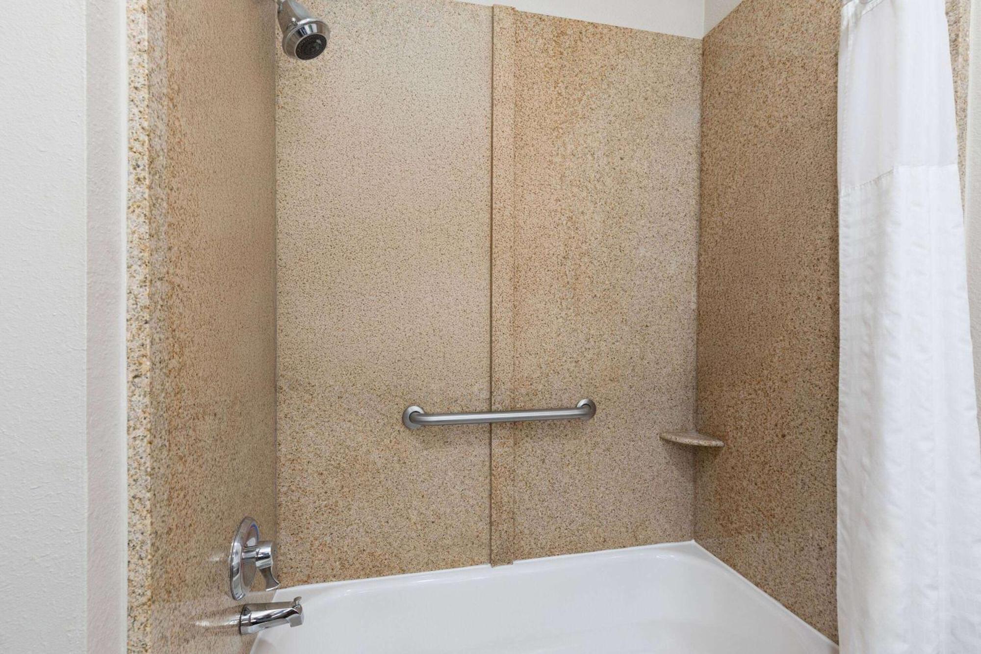 La Quinta By Wyndham Snellville - Stone Mountain Exterior photo